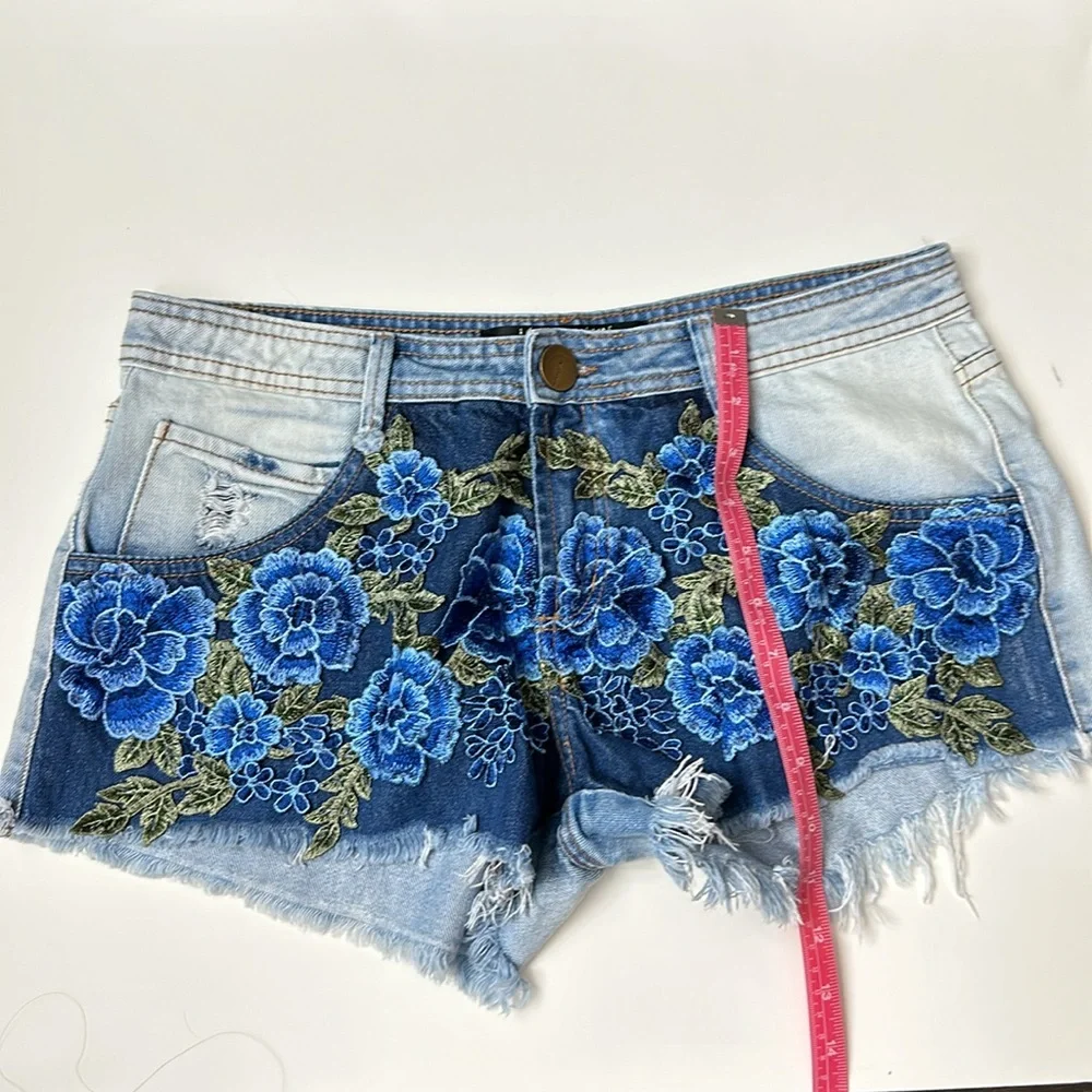 Lanca Perfume appliqué Jean shorts made in Brazil #A28